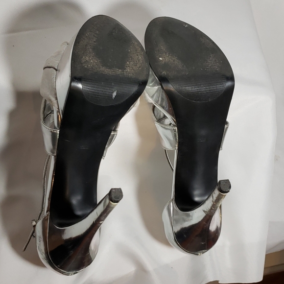 Guess 5 " Silver heels - Picture 4 of 4
